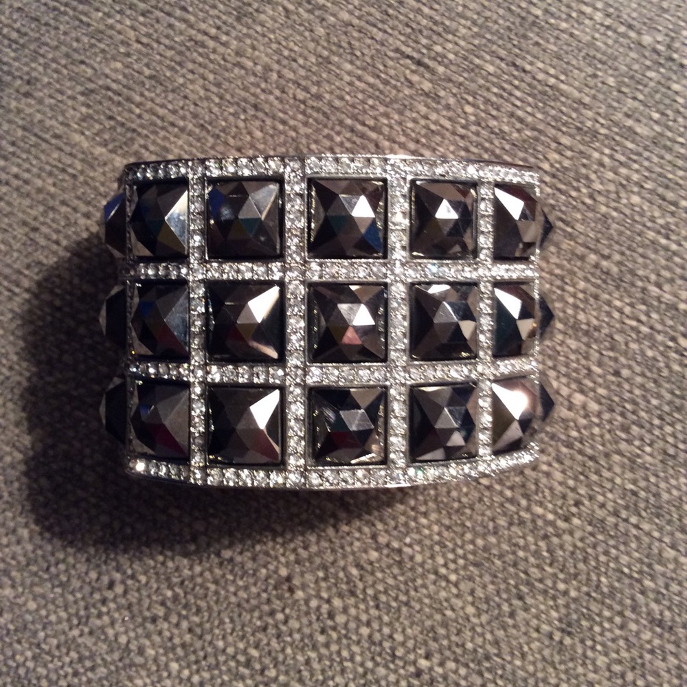 PRETTY CACHE BRACELET 💋 NWOT!!!